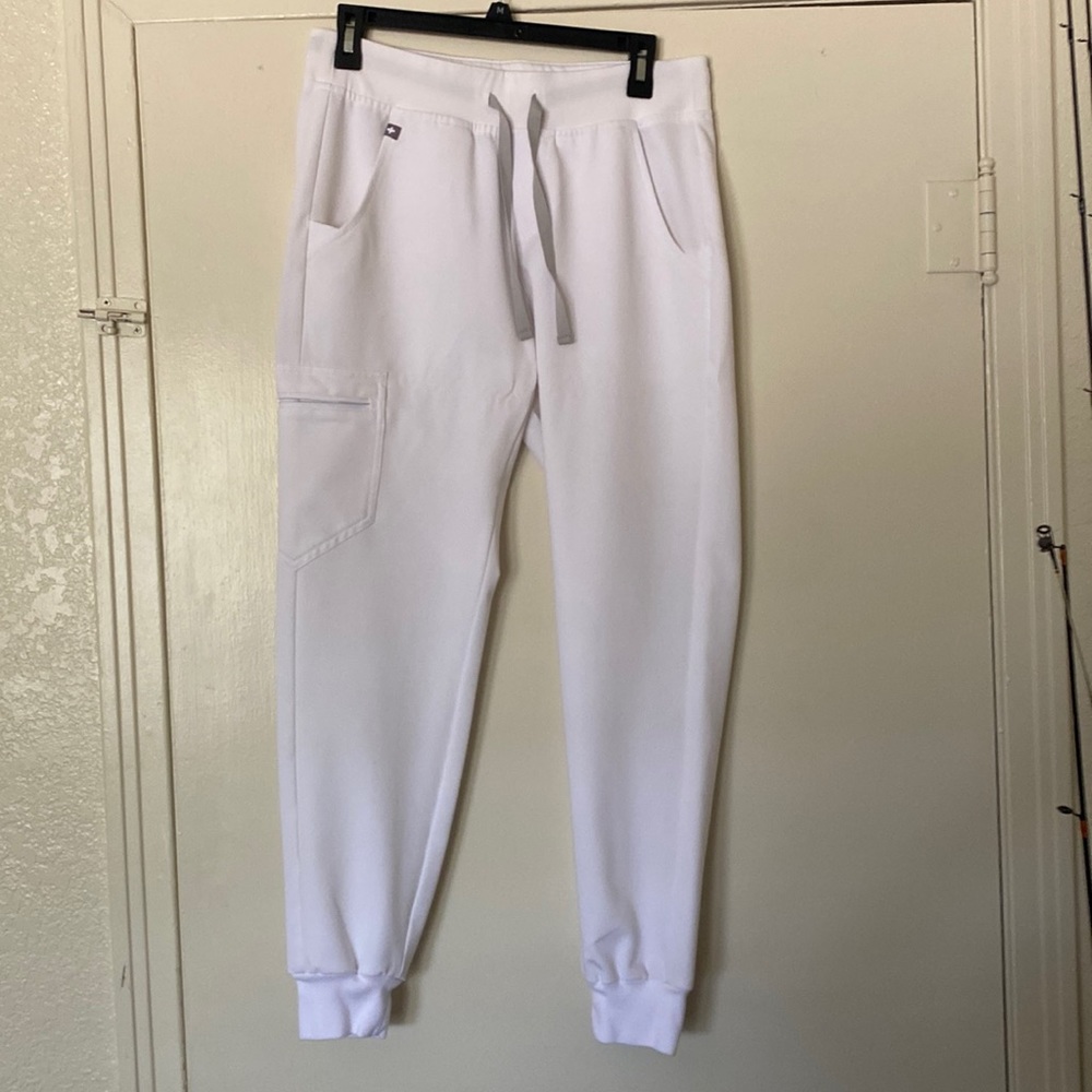 Small petite FIGS white joggers